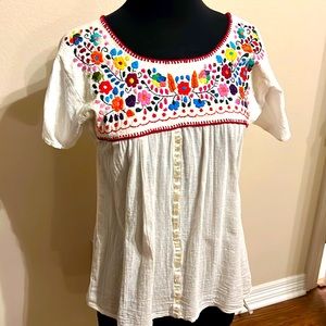 NWOT Embroidered Floral Shirt 🌸 🌼🌻🌺
